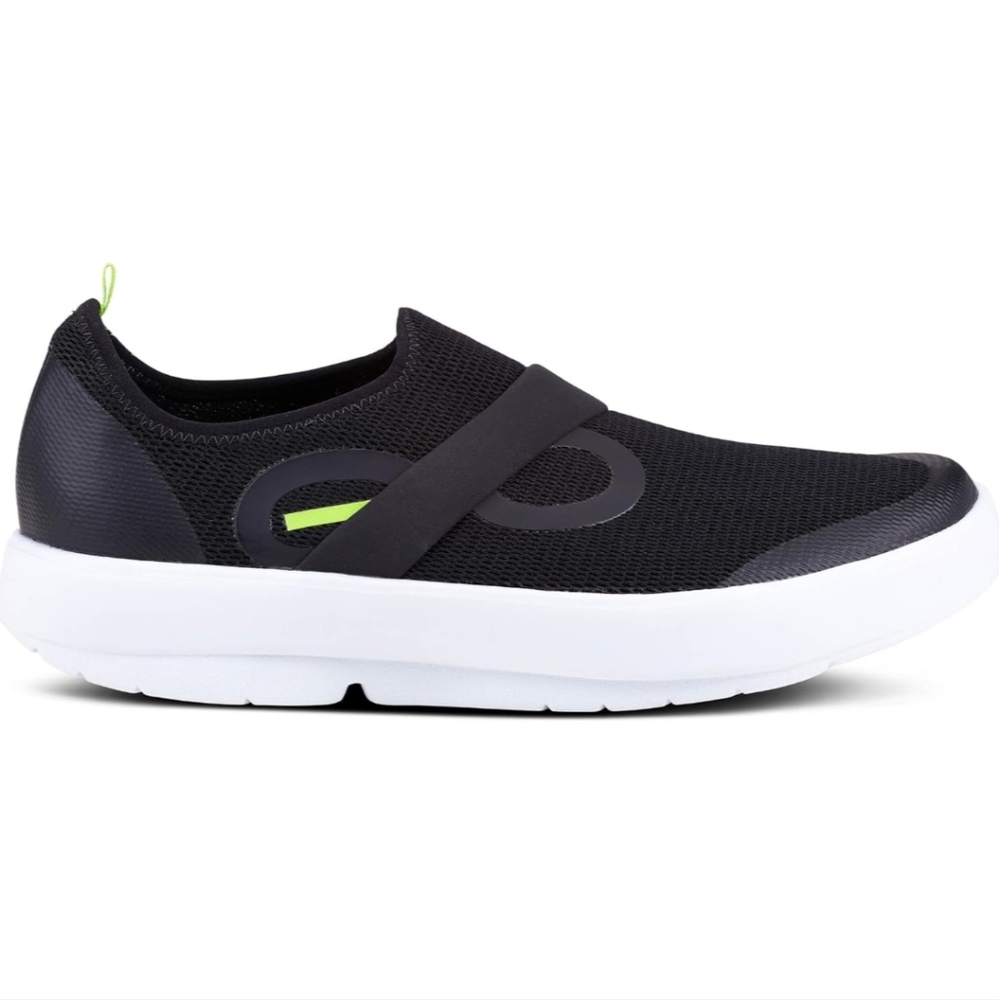 LIKE NEW Oofos 00mg Low Shoe (Black/White)